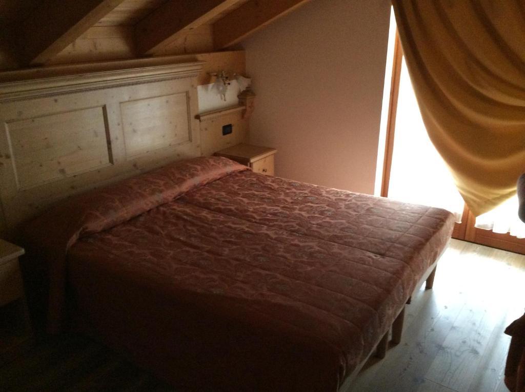 Residence Garni Il Giglio Commezzadura Habitación foto